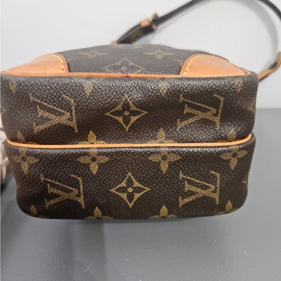 Authentic Louis Vuitton Amazon Monogram Crossbody Bag - Picture 4 of 10